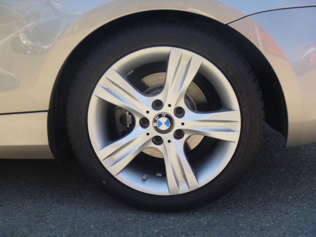 BMW 1 series 2010 photo 17