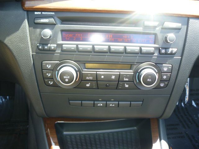 BMW 1 series 2010 photo 20