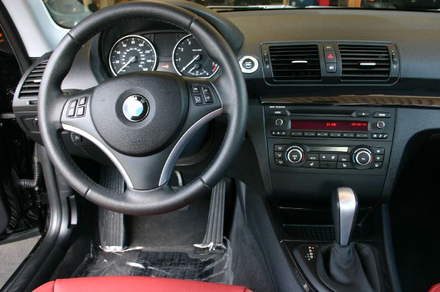 BMW 1 series 2011 photo 10