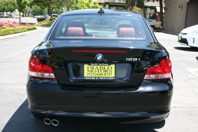 BMW 1 series 2011 photo 4