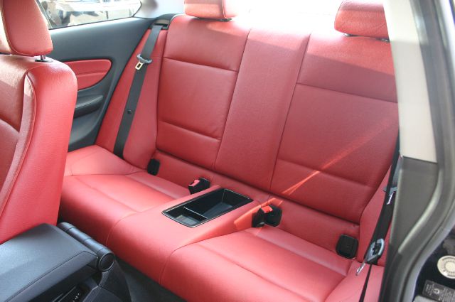 BMW 1 series 2011 photo 9