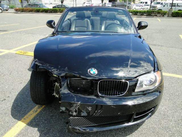 BMW 1 series 2011 photo 2