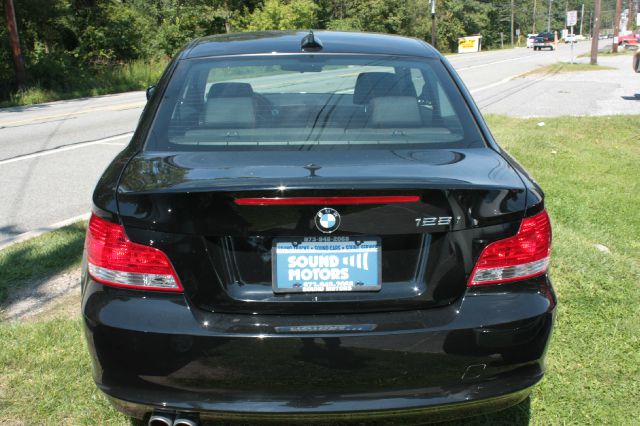 BMW 1 series 2011 photo 3