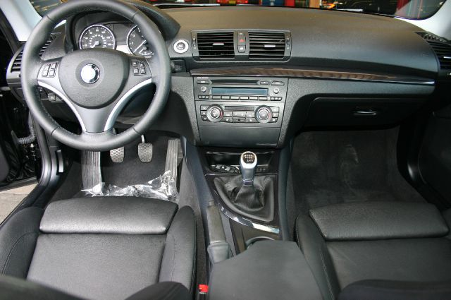 BMW 1 series 2011 photo 1
