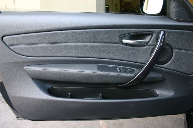 BMW 1 series 2011 photo 16