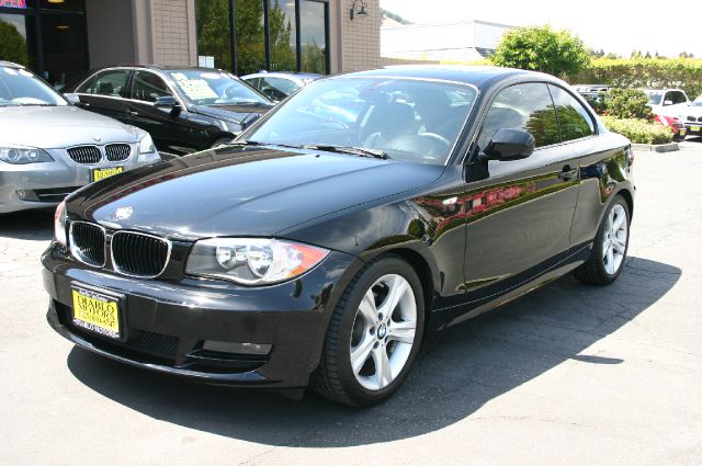 BMW 1 series 2011 photo 2