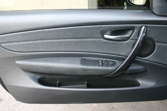 BMW 1 series 2011 photo 20