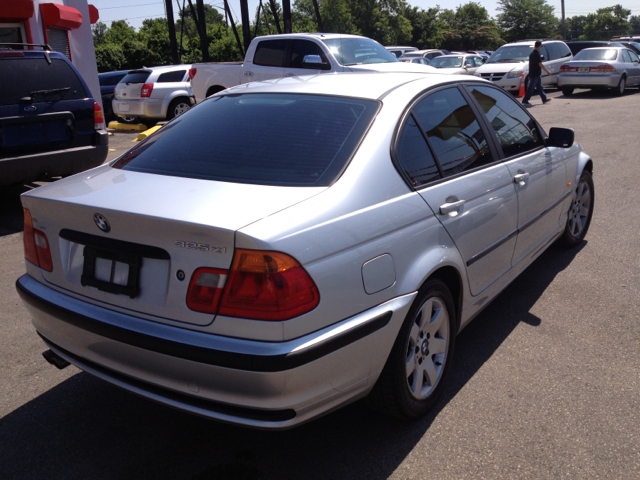 BMW 3-Series 2001 photo 0