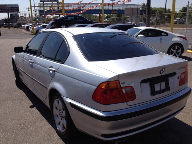 BMW 3-Series 2001 photo 1