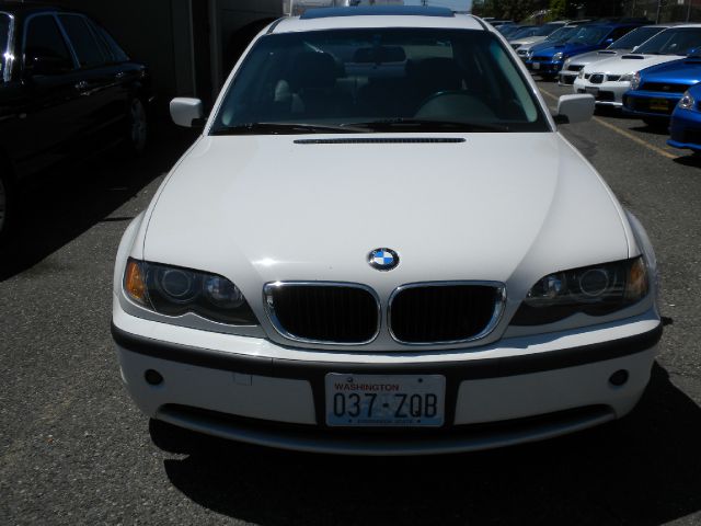 BMW 3-Series 2WD 4dr Heat Sedan