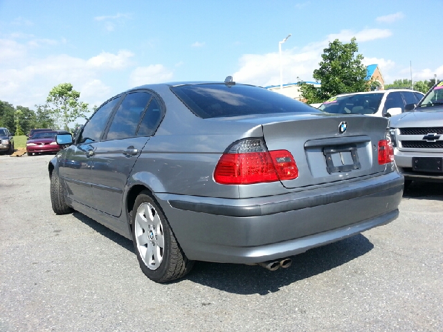 BMW 3-Series 2004 photo 2