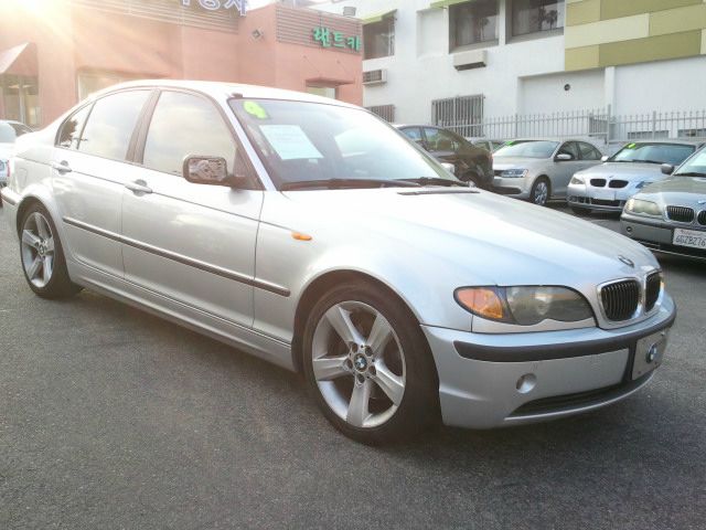 BMW 3-Series 2004 photo 0