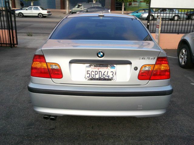 BMW 3-Series 2004 photo 12