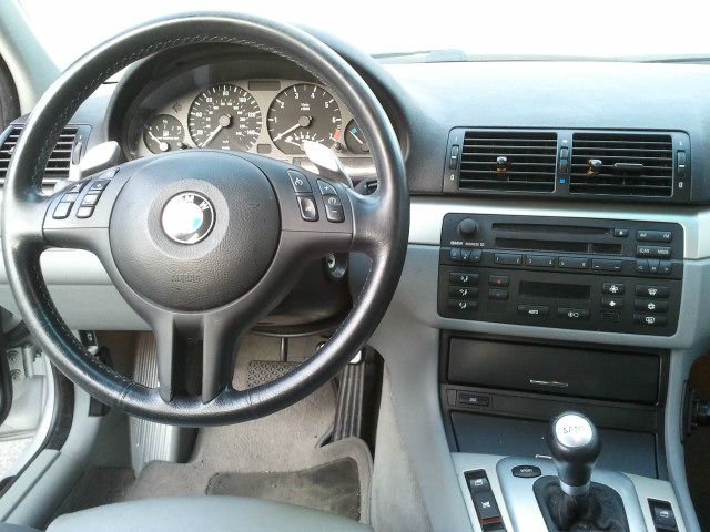 BMW 3-Series 2004 photo 8