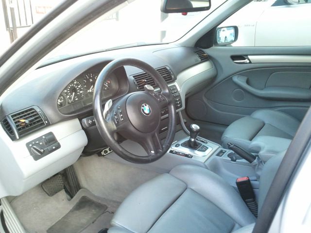 BMW 3-Series 2004 photo 9
