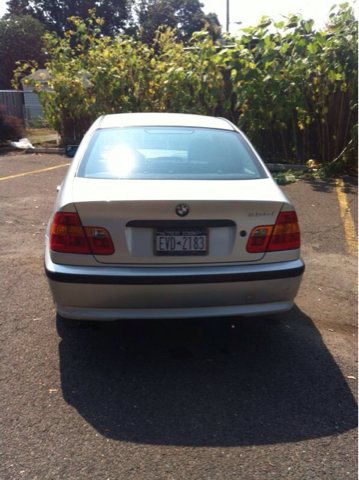 BMW 3-Series 2004 photo 2