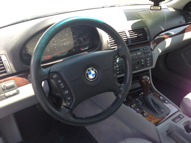 BMW 3-Series 2005 photo 2