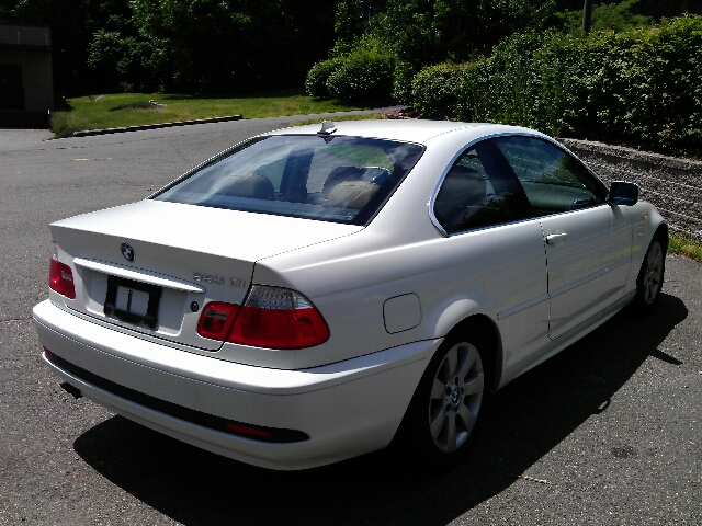 BMW 3-Series 2005 photo 2