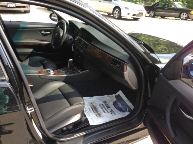 BMW 3-Series 2006 photo 2