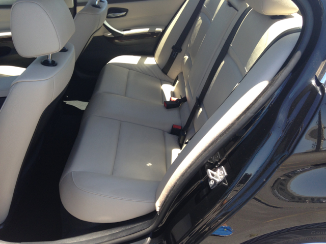 BMW 3-Series 2010 photo 3