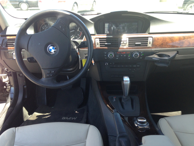 BMW 3-Series 2010 photo 4