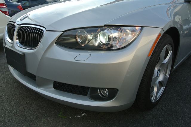 BMW 3-Series 2010 photo 1