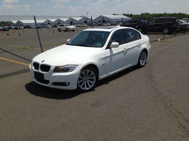 BMW 3-Series 2010 photo 11