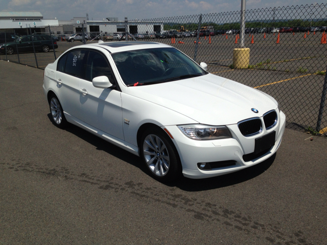 BMW 3-Series 2010 photo 3