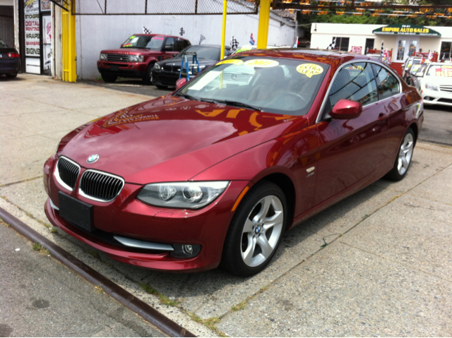 BMW 3-Series 2011 photo 1