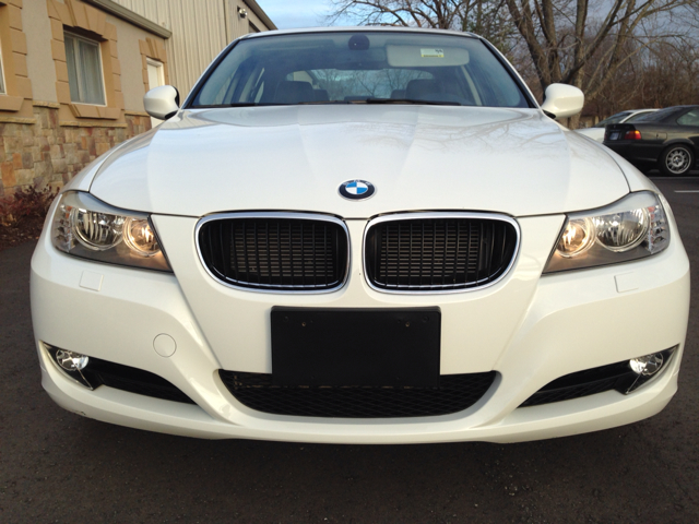 BMW 3-Series 2011 photo 4