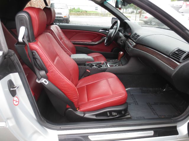 BMW 330 W/6-passenger Seating Convertible