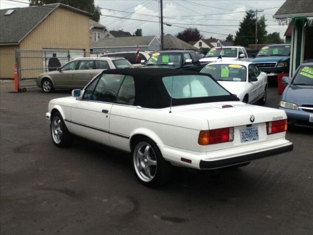 BMW 3 series 1990 photo 1