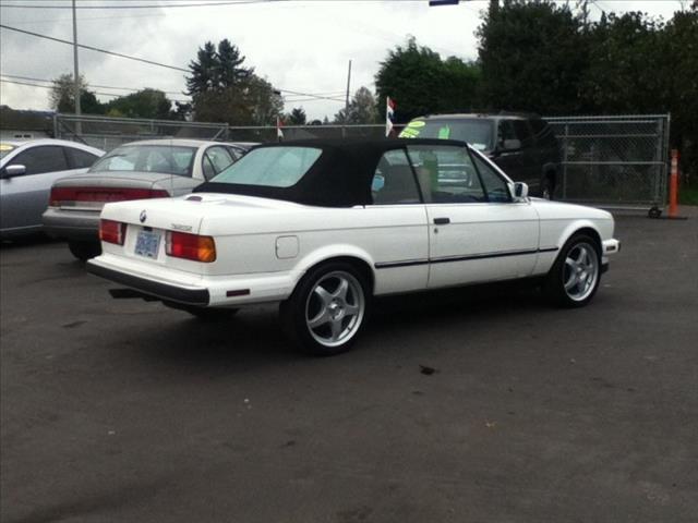 BMW 3 series 1990 photo 2