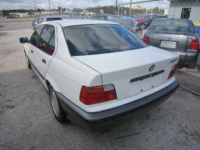 BMW 3 series 1992 photo 3