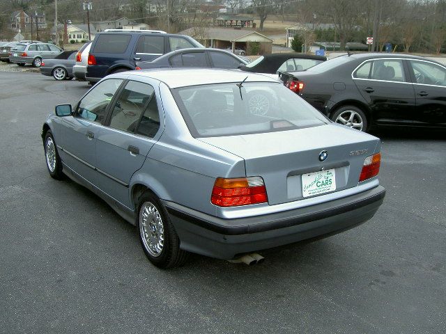 BMW 3 series 1992 photo 4
