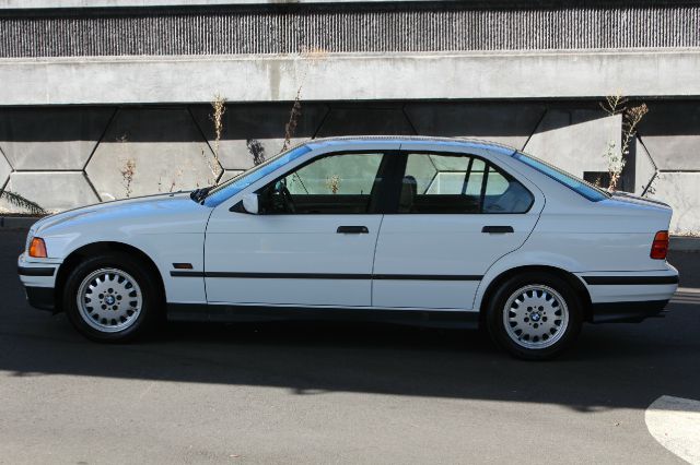 BMW 3 series 1995 photo 3