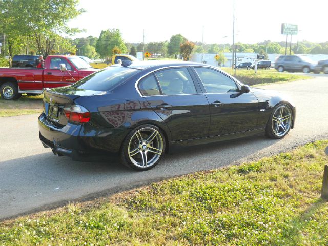 BMW 3 series 4dr 2.5L Turbo W/sunroof/3rd Row AWD SUV Sedan