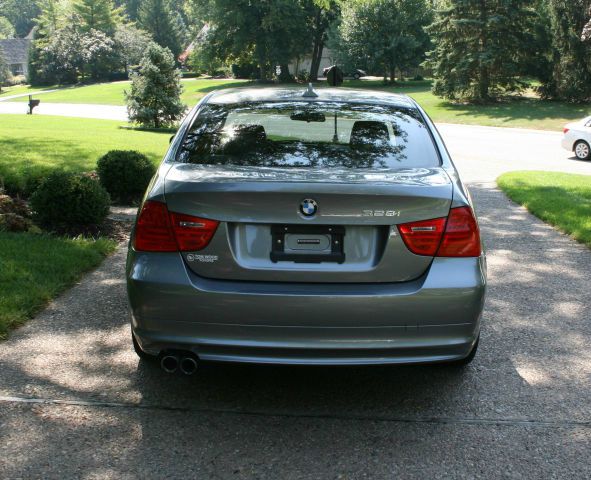 BMW 3 series 2010 photo 4