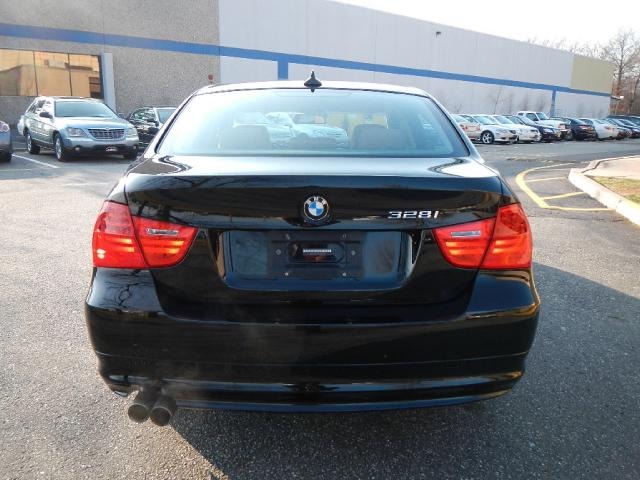 BMW 3 series 2010 photo 2