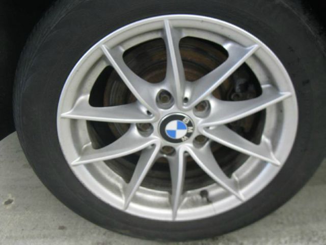 BMW 3 series 2010 photo 2