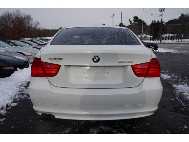 BMW 3 series 2010 photo 2