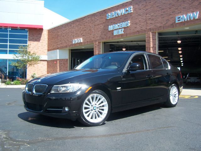 BMW 3 series 2011 photo 2