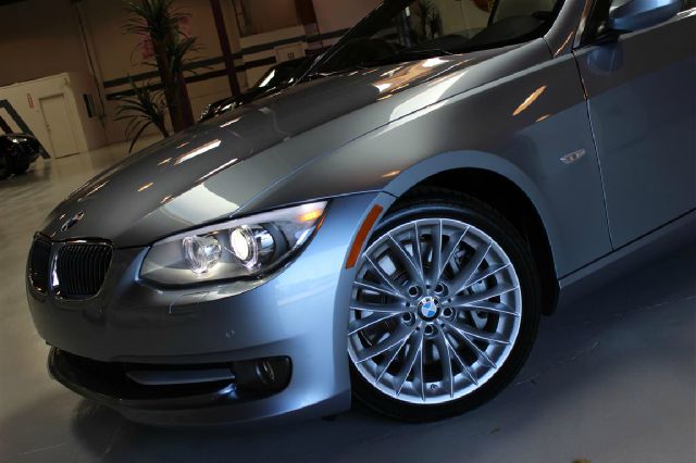 BMW 3 series 2011 photo 3