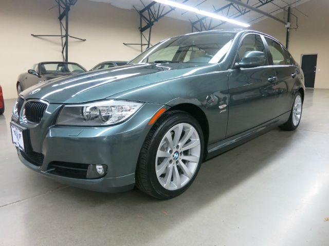 BMW 3 series 2011 photo 3
