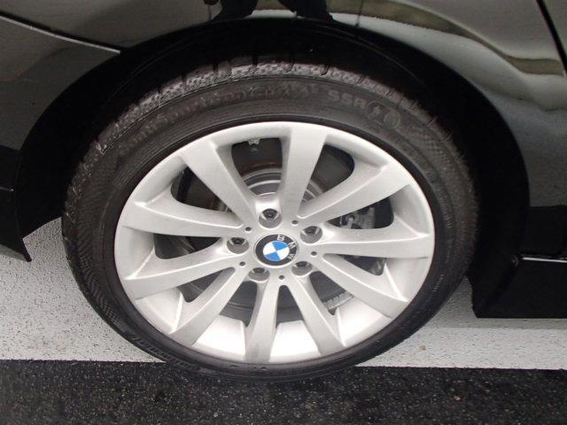 BMW 3 series 2011 photo 2