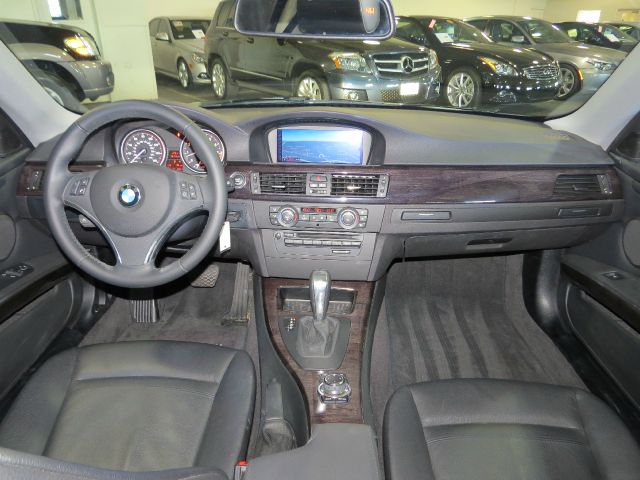 BMW 3 series 2011 photo 1