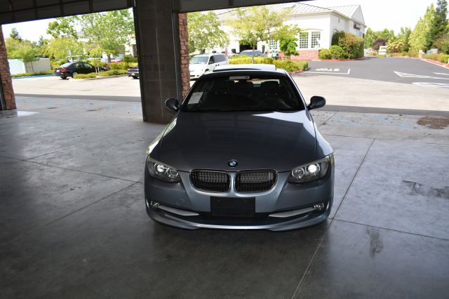 BMW 3 series 2011 photo 1