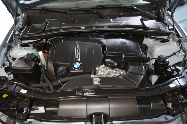 BMW 3 series 2011 photo 2