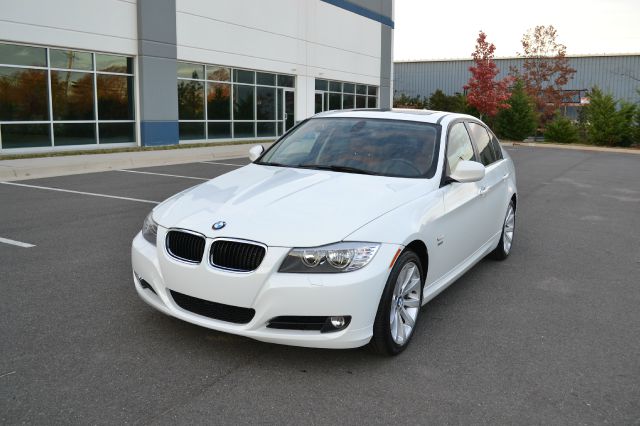 BMW 3 series 2011 photo 2