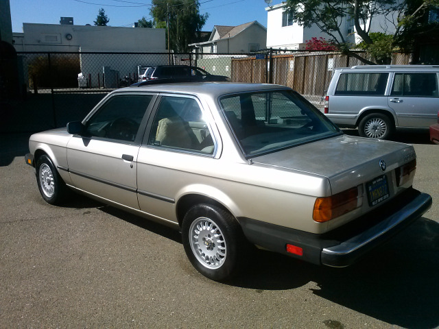 BMW 3 series 1985 photo 3